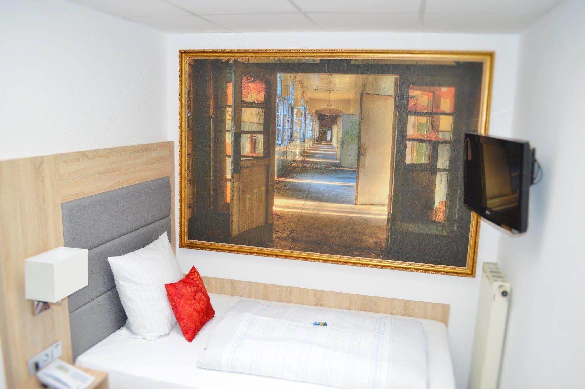 Pallas Hotel Darmstadt Bagian luar foto